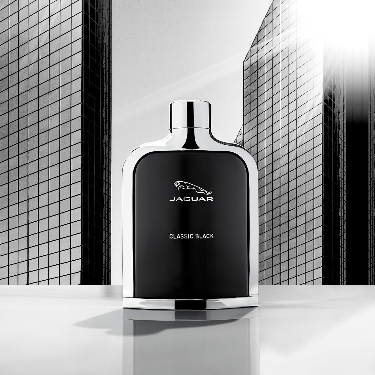 Jaguar Classic Black Eau de Toilette for Men 100ml – Sophisticated Woody Aromatic Fragrance