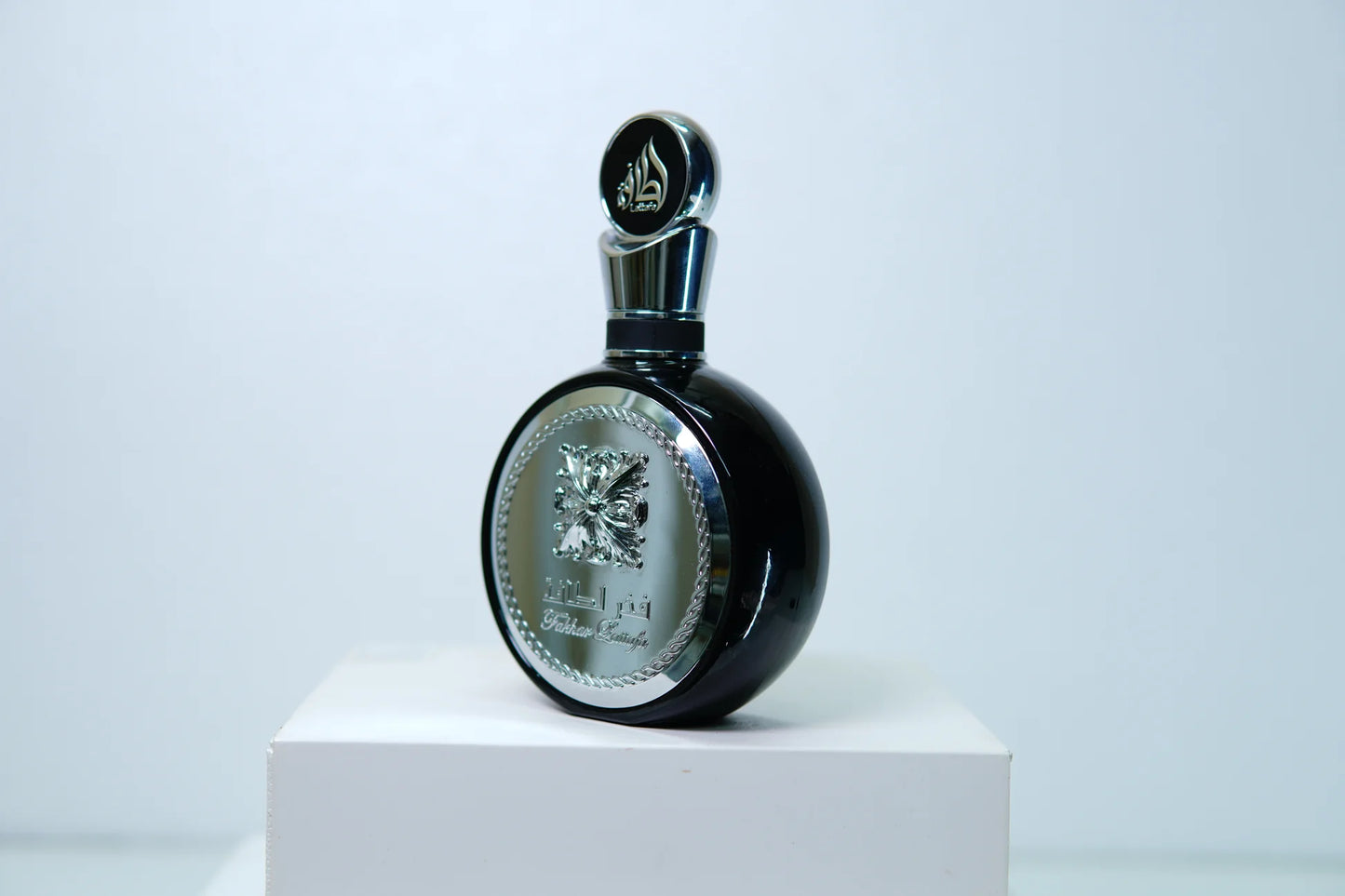 Lattafa Fakhar Black Eau de Parfum 100ml – Oriental Spicy Men’s Luxury Fragrance