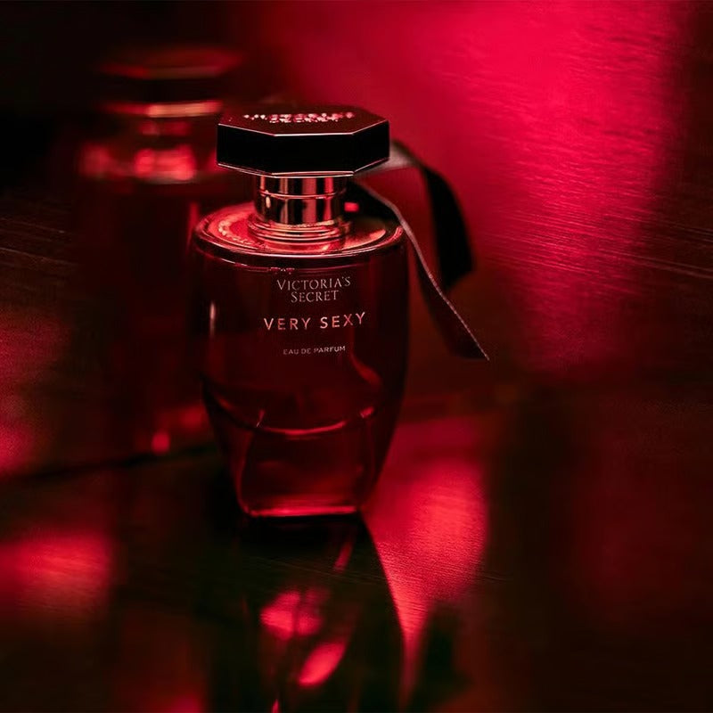 Victoria's Secret Very Sexy Velvet Red Eau De Parfum 100ml For Women – Sensual Fruity Floral Long-Lasting Luxury Fragrance
