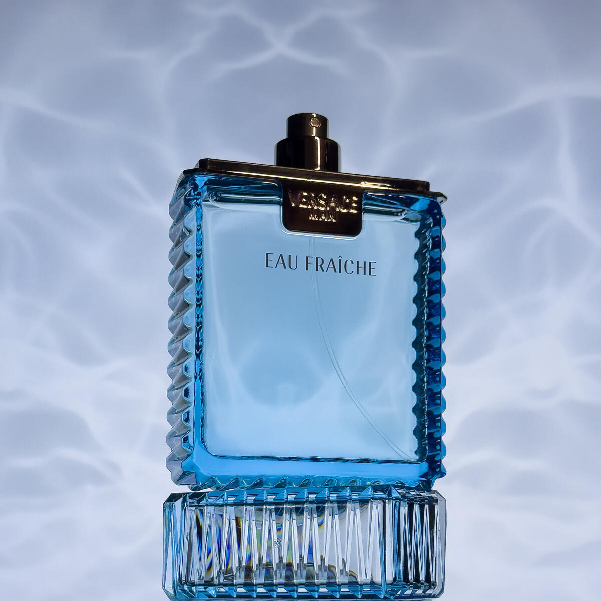 Versace Man Eau Fraiche Eau de Toilette for Men 100ml – Fresh Aquatic Citrus Fragrance