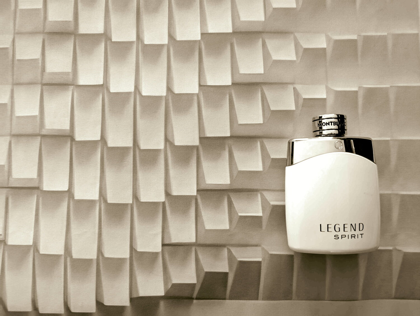 Montblanc Legend Spirit Eau de Toilette for Men 100ml – Fresh Woody Aromatic Fragrance